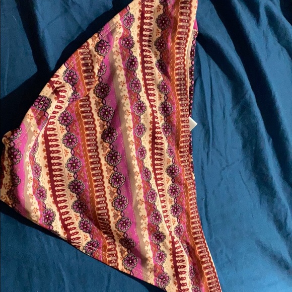 Bikini - Picture 2 of 2